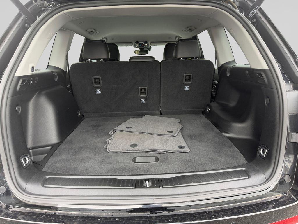 used 2023 Jeep Grand Cherokee car, priced at $32,400