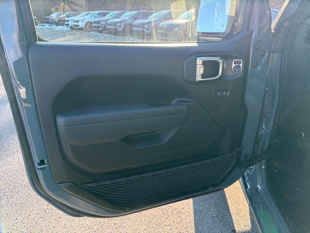 new 2026 Jeep Wrangler car, priced at $48,197