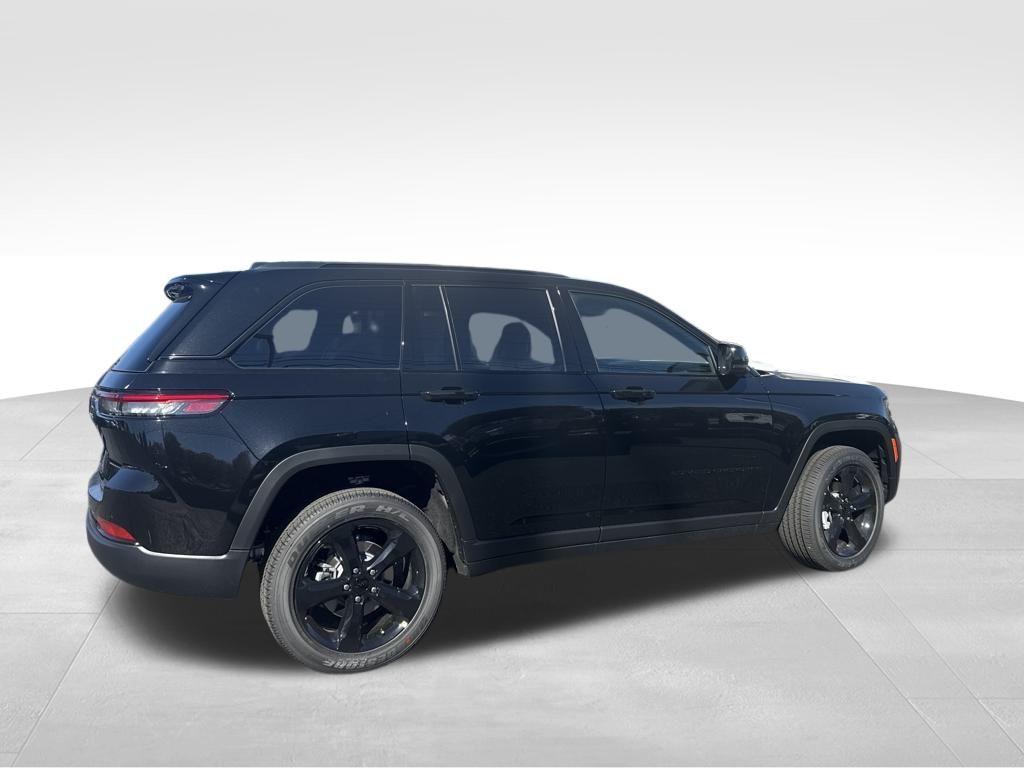 new 2025 Jeep Grand Cherokee car, priced at $41,997
