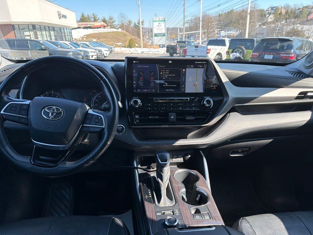 used 2022 Toyota Highlander car, priced at $33,000