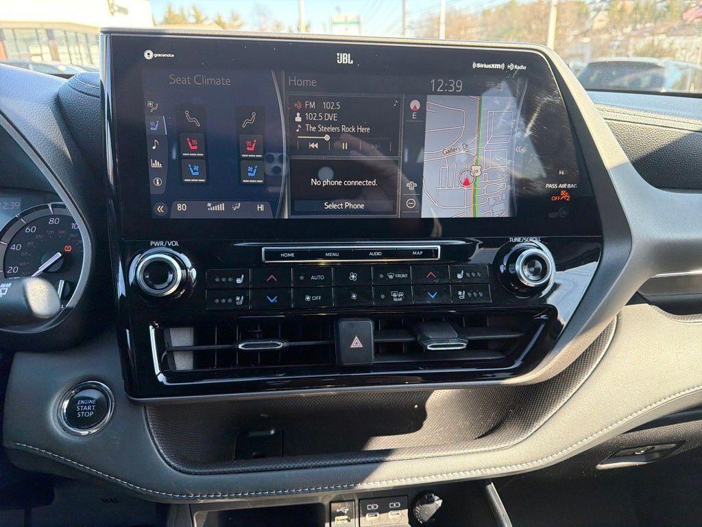 used 2022 Toyota Highlander car, priced at $33,000