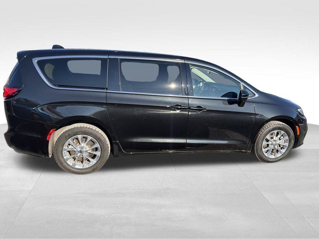 used 2023 Chrysler Pacifica car, priced at $31,500
