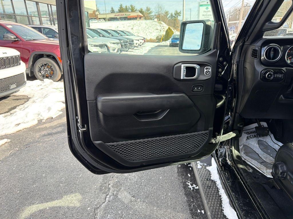 used 2021 Jeep Wrangler Unlimited car, priced at $31,500