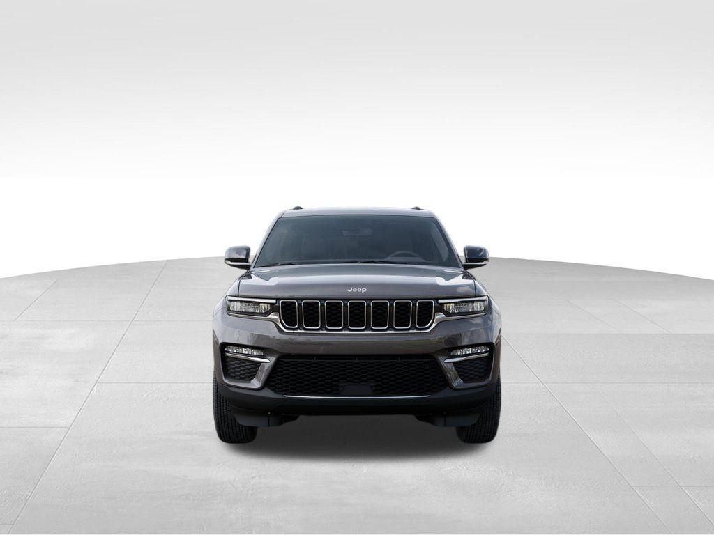 new 2025 Jeep Grand Cherokee car, priced at $43,993