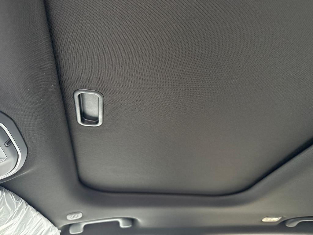 new 2025 Jeep Grand Cherokee car, priced at $37,961