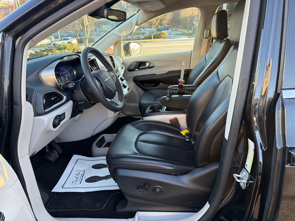 used 2023 Chrysler Pacifica car, priced at $27,900