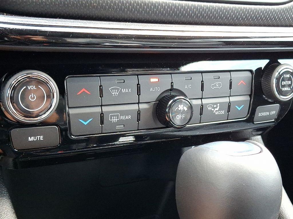 new 2025 Jeep Compass car, priced at $33,075