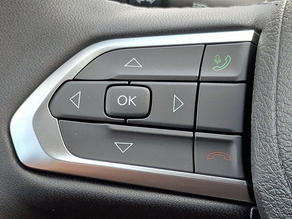 new 2025 Jeep Compass car, priced at $33,075