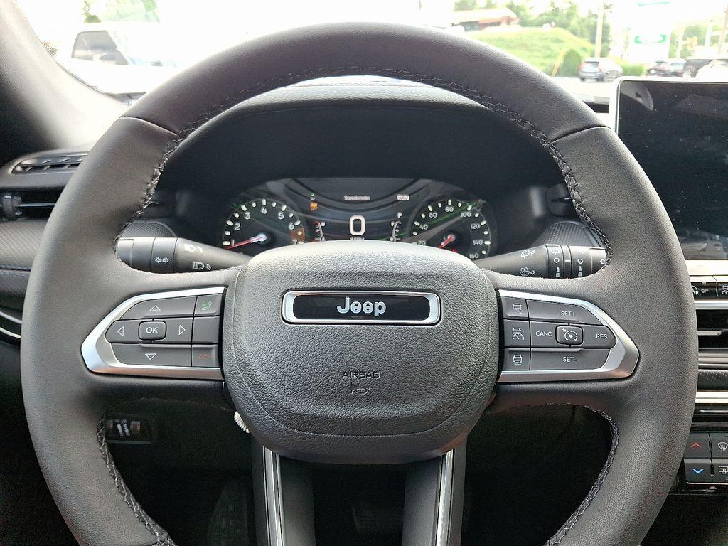 new 2025 Jeep Compass car, priced at $33,075