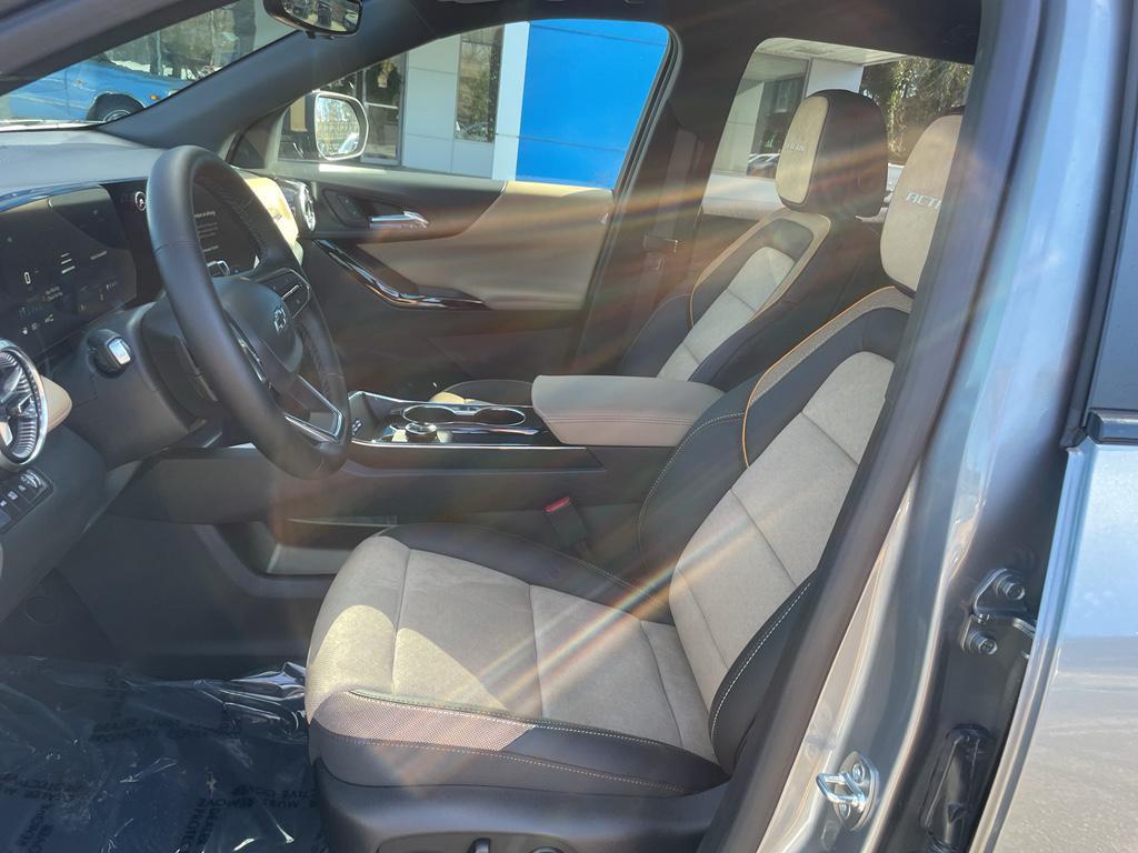 new 2026 Chevrolet Equinox car, priced at $39,330