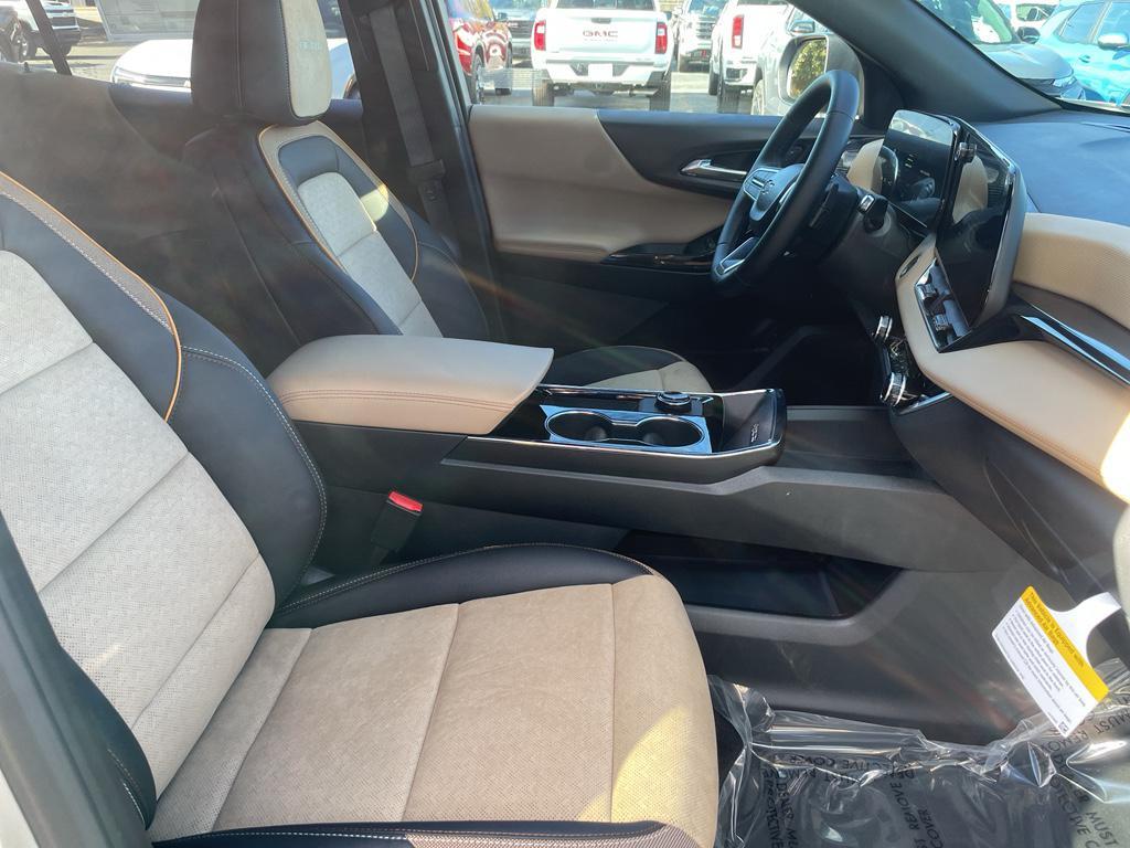 new 2026 Chevrolet Equinox car, priced at $39,330