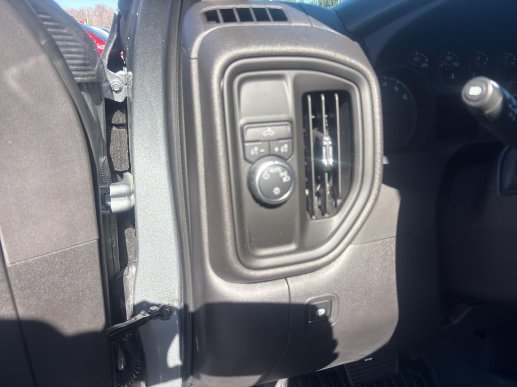 used 2025 Chevrolet Silverado 1500 car, priced at $32,000