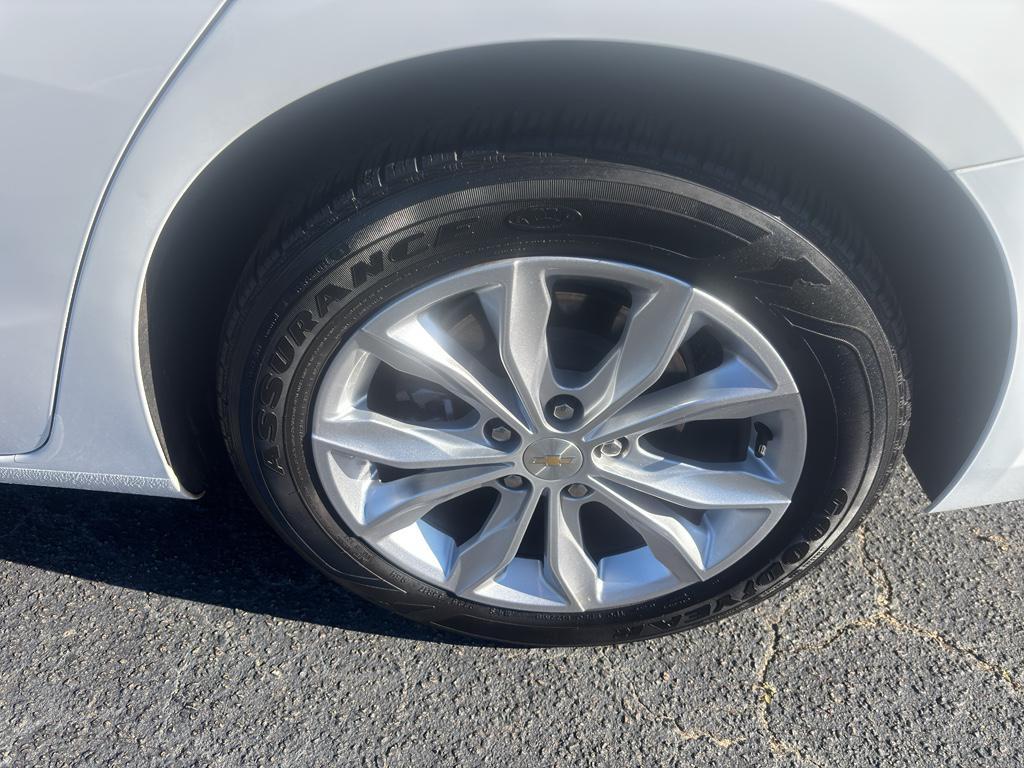 used 2024 Chevrolet Malibu car, priced at $18,995