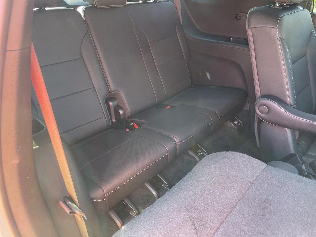 used 2025 Chevrolet Traverse car, priced at $37,996