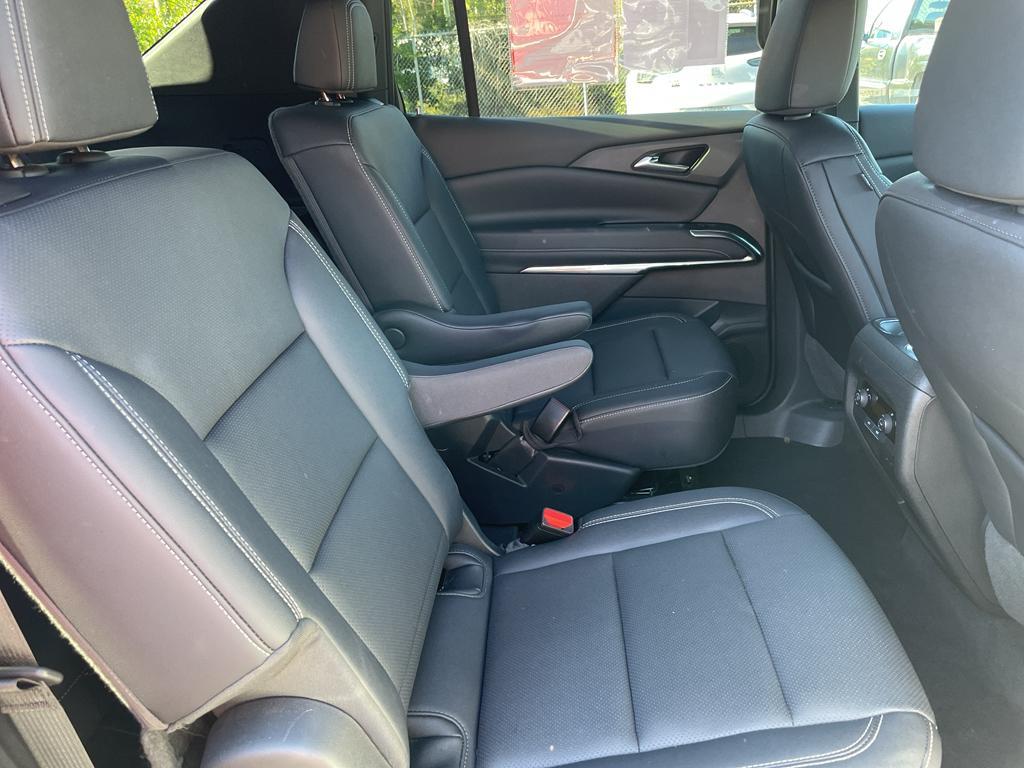 used 2025 Chevrolet Traverse car, priced at $37,996