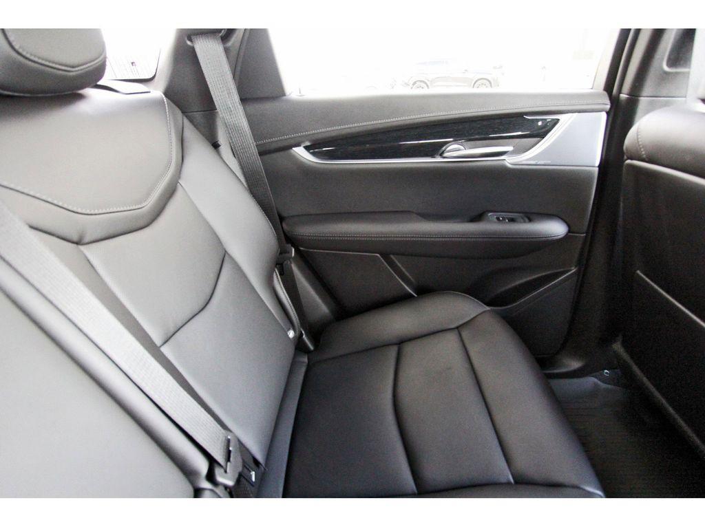 new 2025 Cadillac XT5 car, priced at $55,690