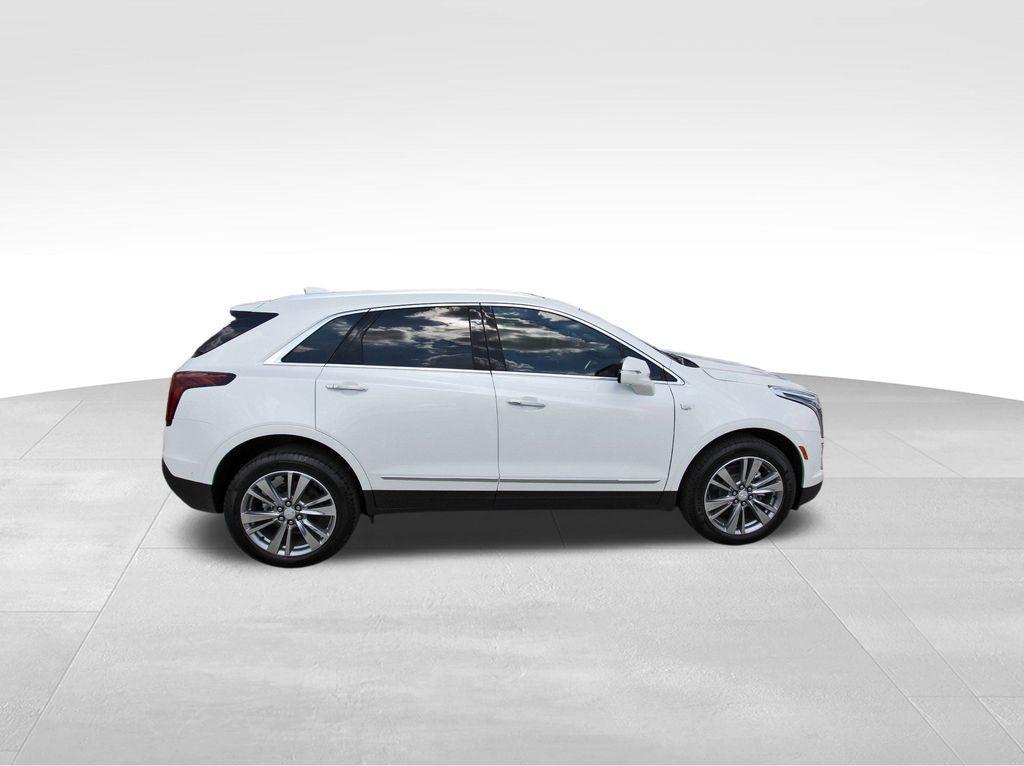 new 2025 Cadillac XT5 car, priced at $56,290