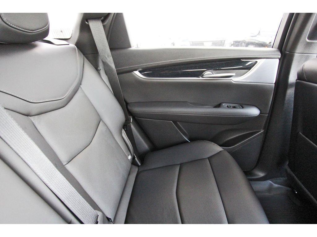 new 2025 Cadillac XT5 car, priced at $56,290