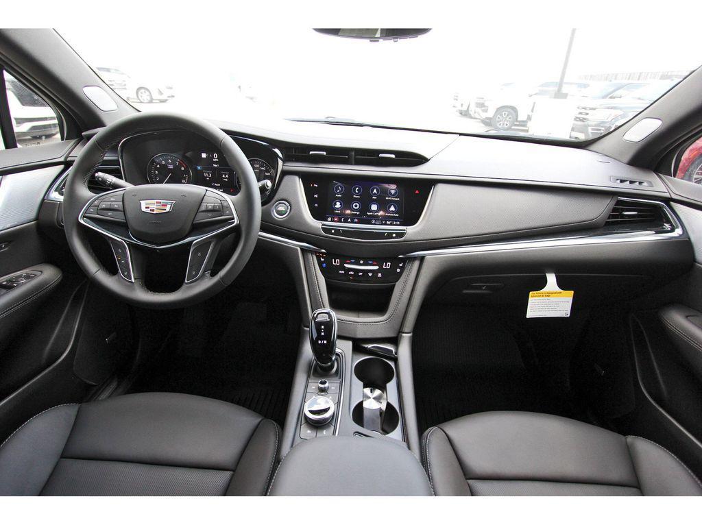 new 2025 Cadillac XT5 car, priced at $56,290