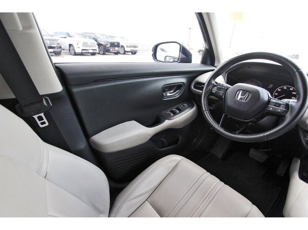 used 2025 Honda HR-V car, priced at $25,991