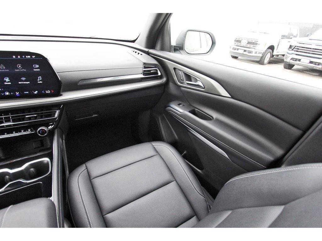 used 2025 Chevrolet Traverse car, priced at $31,791