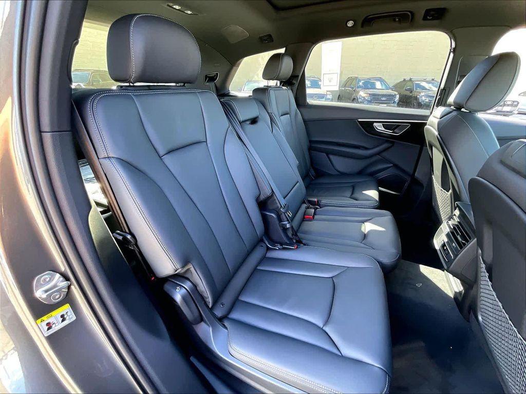 new 2026 Audi Q7 car, priced at $66,685