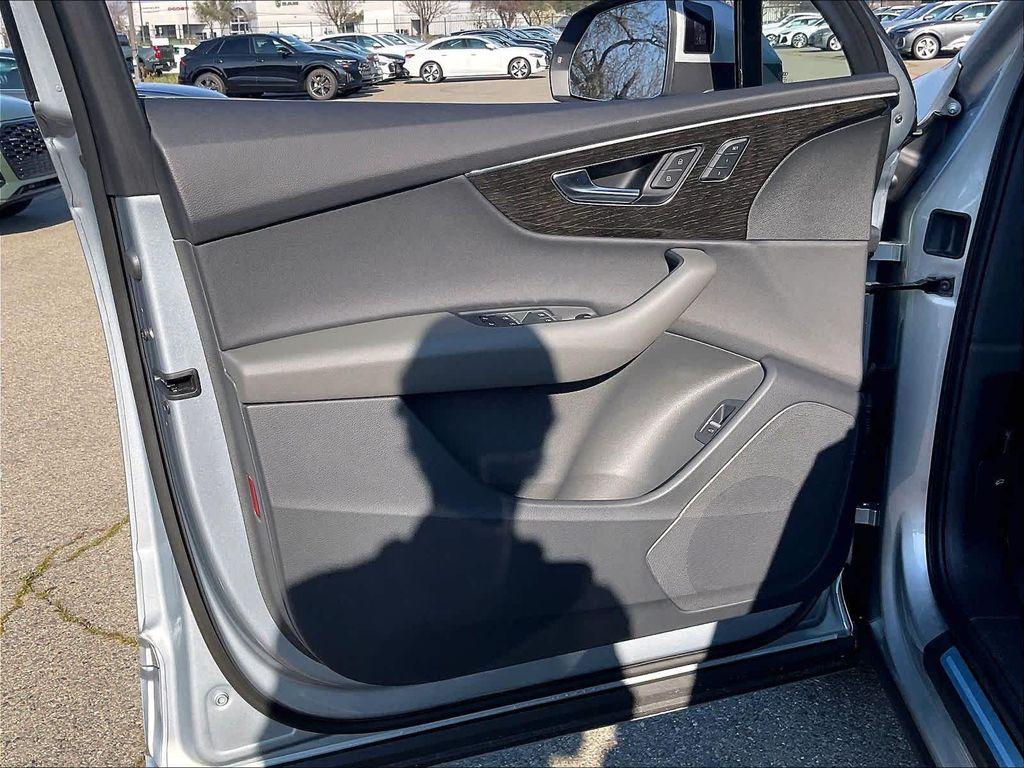new 2026 Audi Q7 car, priced at $63,975