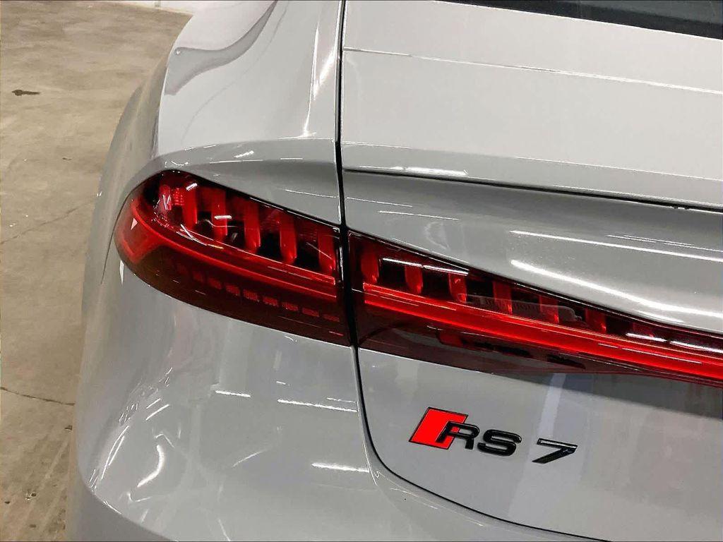 new 2026 Audi RS 7 car, priced at $157,385
