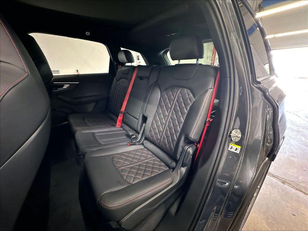 new 2026 Audi Q7 car, priced at $85,825