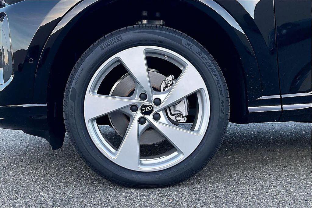 new 2025 Audi Q5 car, priced at $58,650