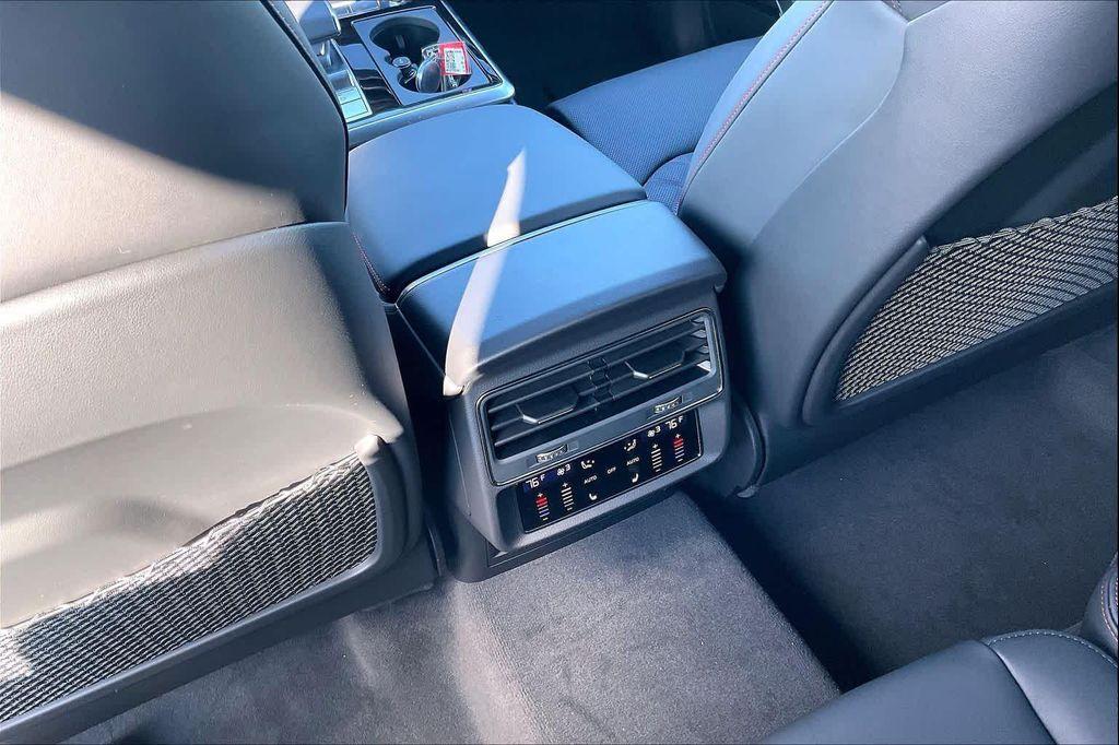 new 2026 Audi Q7 car, priced at $85,840