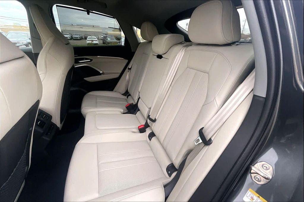 new 2025 Audi Q5 car, priced at $63,940