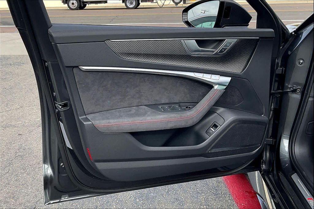 new 2026 Audi RS 6 Avant car, priced at $154,365