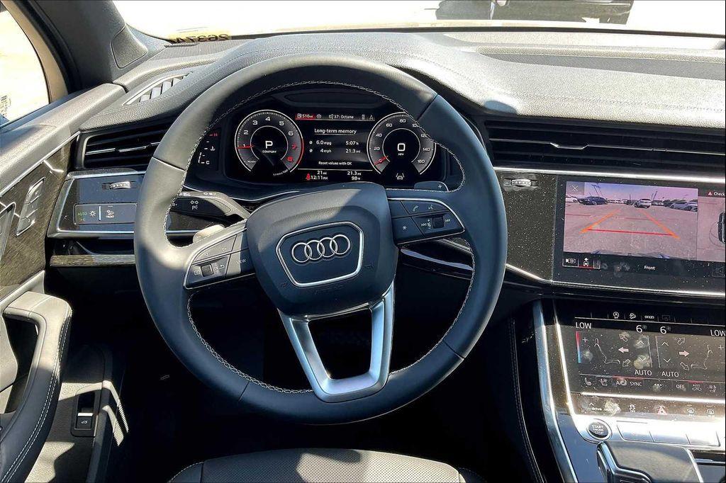 new 2025 Audi Q7 car, priced at $67,350