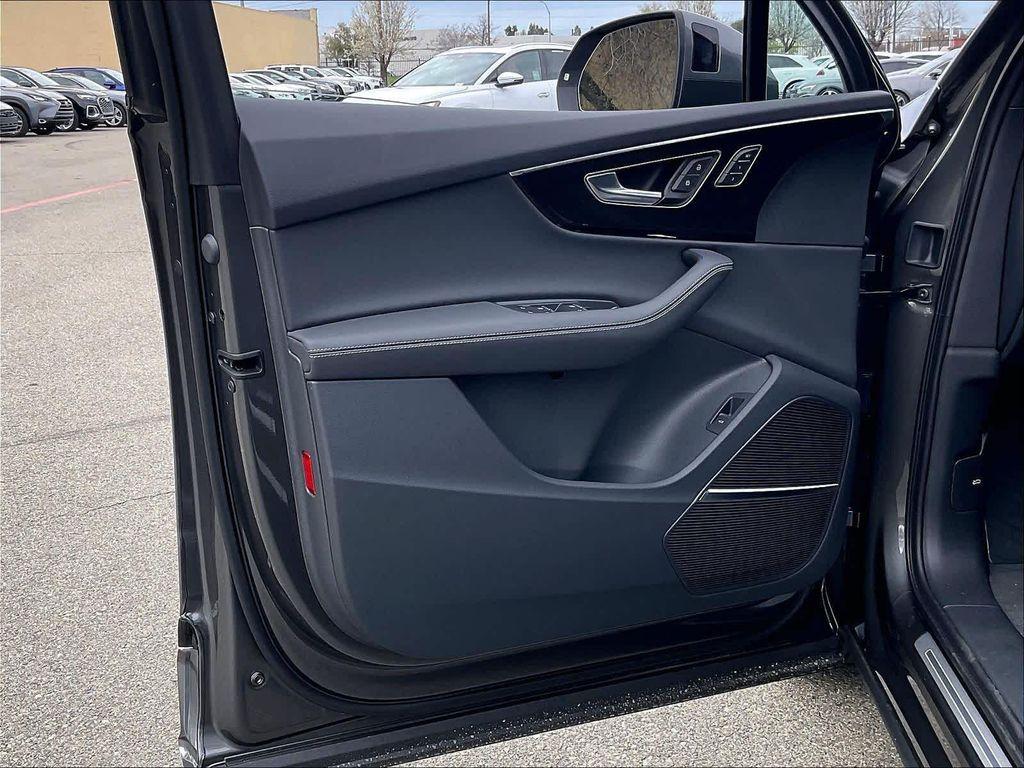 new 2026 Audi Q7 car, priced at $77,350