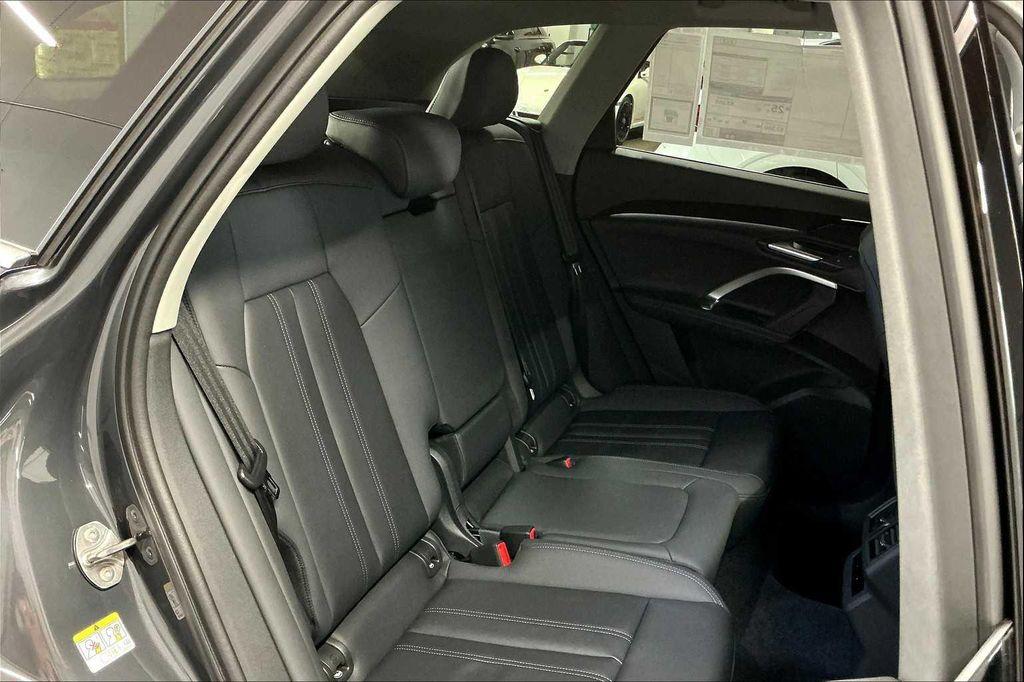 new 2025 Audi Q5 car, priced at $49,090