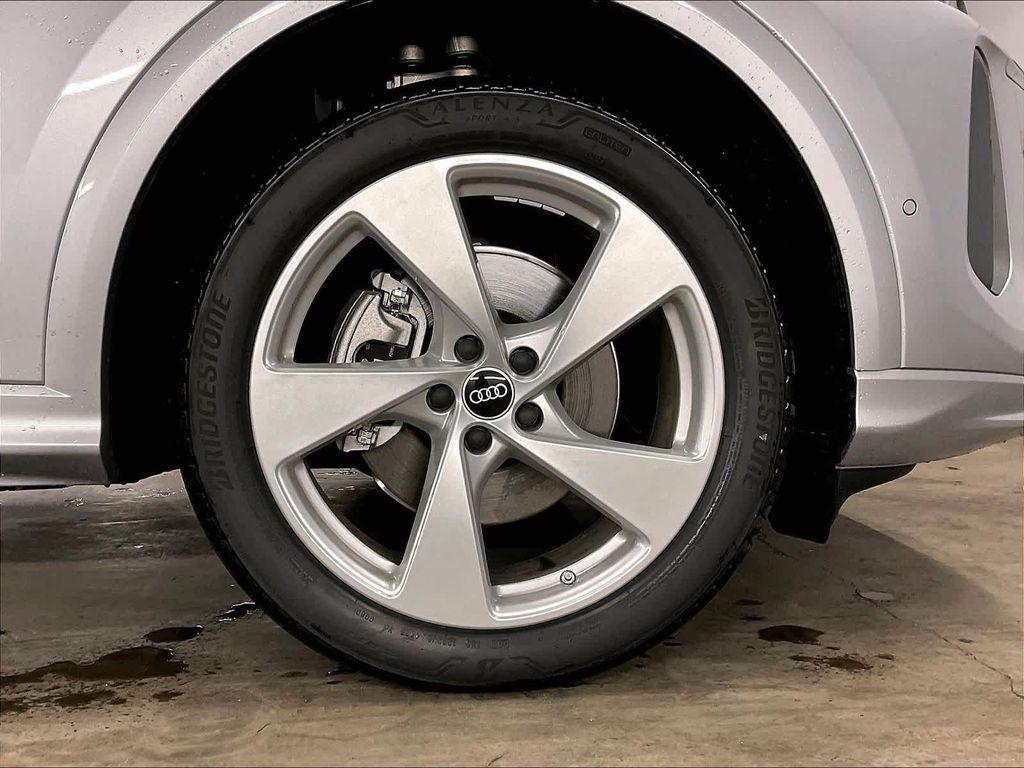 new 2025 Audi Q5 car, priced at $61,840