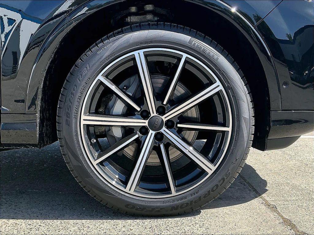 new 2026 Audi Q7 car, priced at $72,350