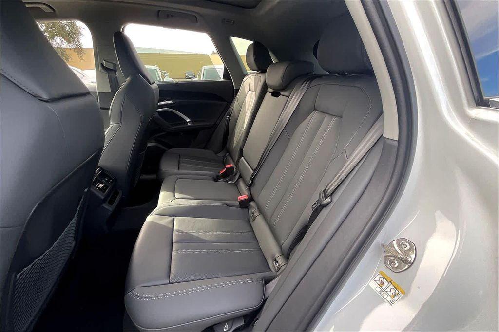 new 2025 Audi Q5 car, priced at $61,285