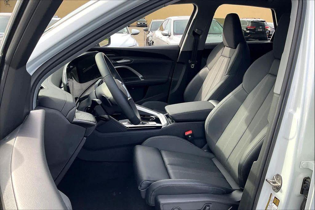 new 2025 Audi Q5 car, priced at $61,285