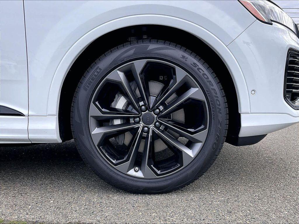 new 2026 Audi Q7 car, priced at $77,350