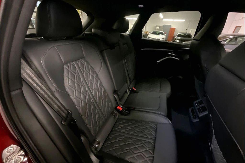 new 2025 Audi SQ5 car, priced at $76,290