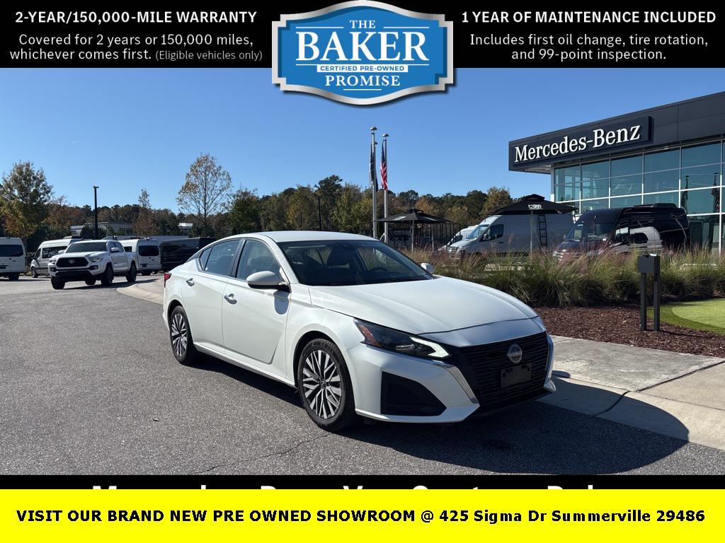 2023 Pearl White Tricoat Nissan Altima