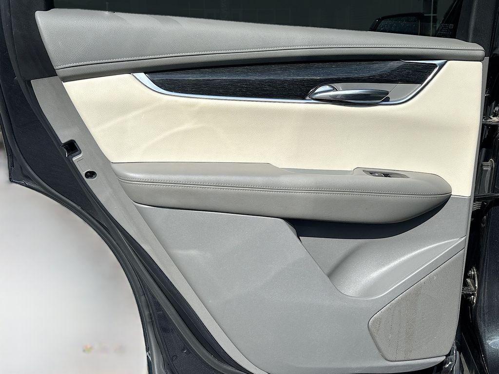 used 2021 Cadillac XT6 car, priced at $27,664