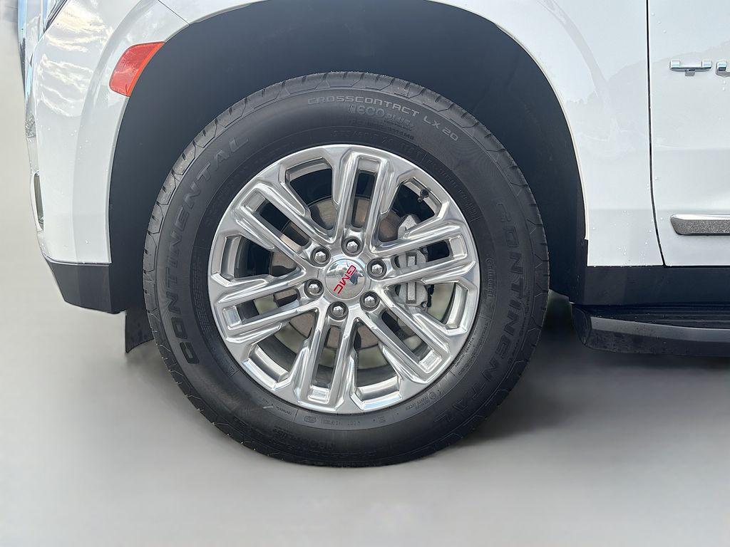 used 2024 GMC Yukon XL car, priced at $61,399