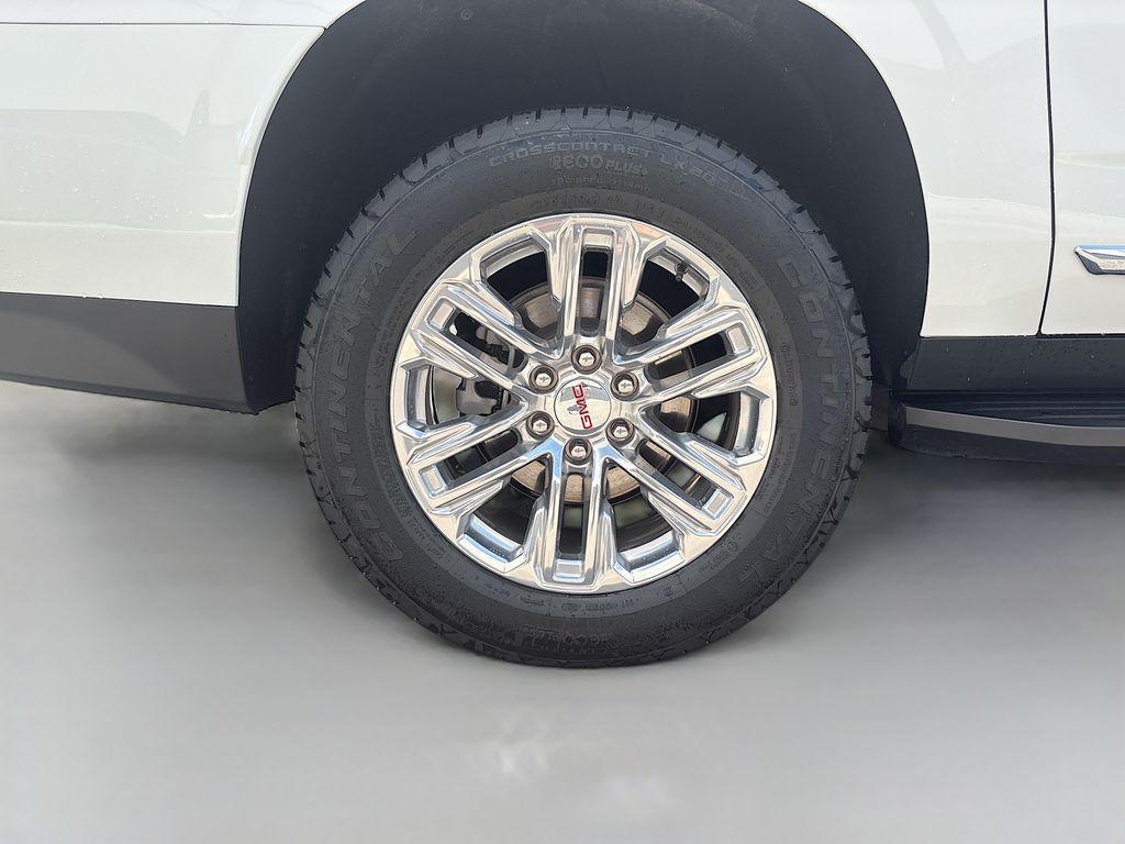 used 2024 GMC Yukon XL car, priced at $61,799