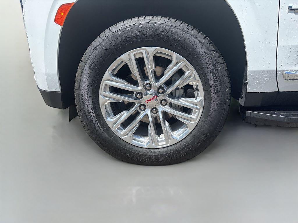 used 2024 GMC Yukon XL car, priced at $61,799