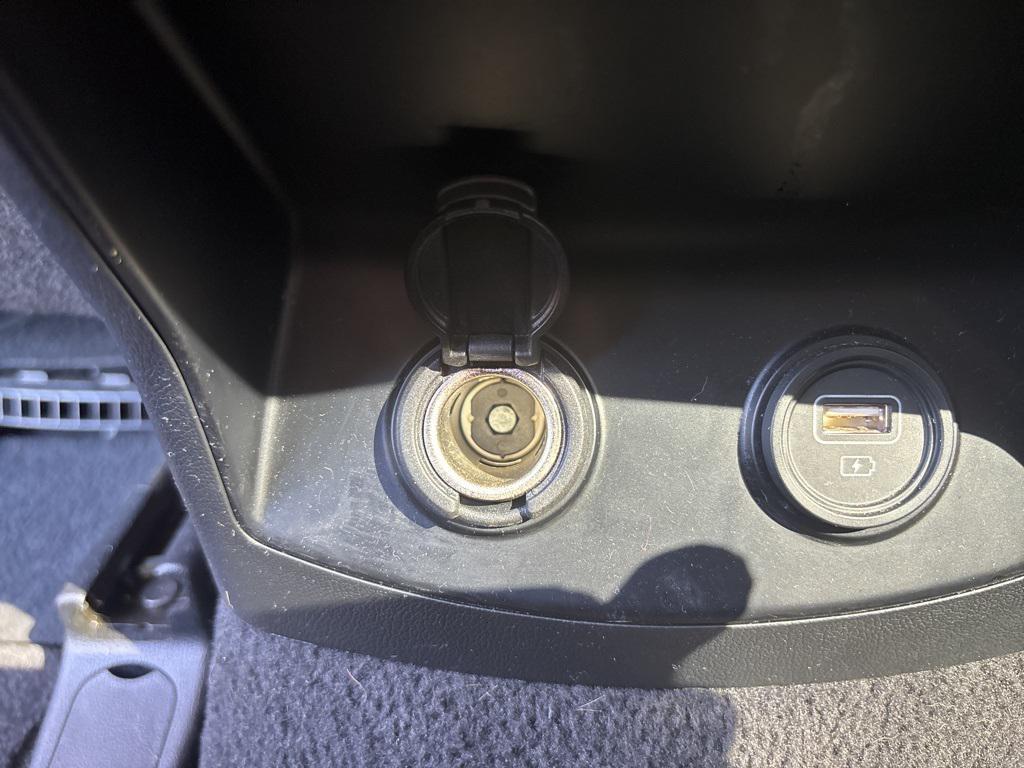 used 2023 Kia Sorento car, priced at $25,888