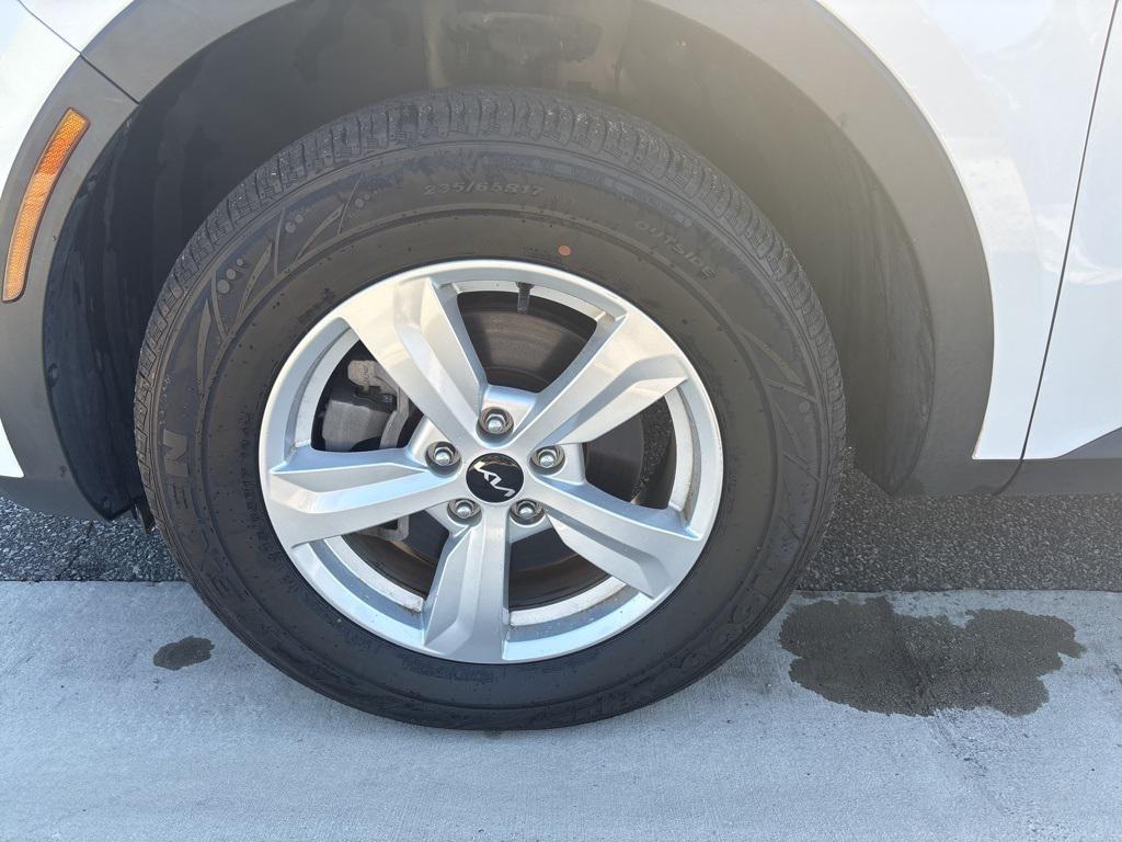 used 2023 Kia Sorento car, priced at $25,888