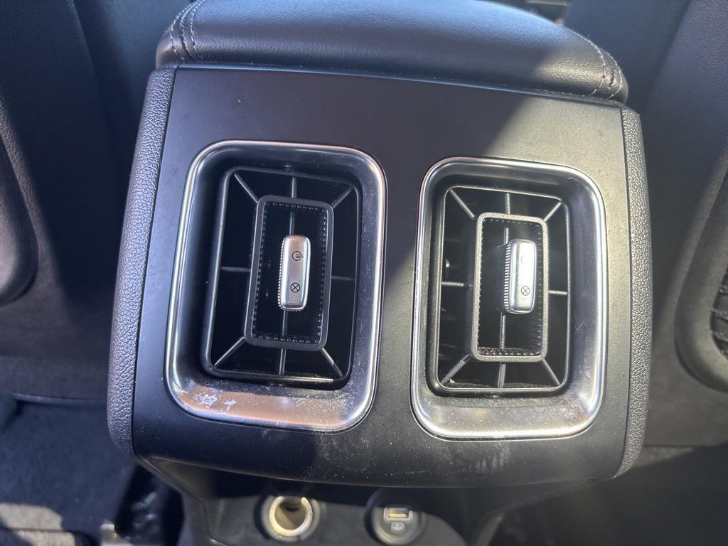 used 2023 Kia Sorento car, priced at $25,888